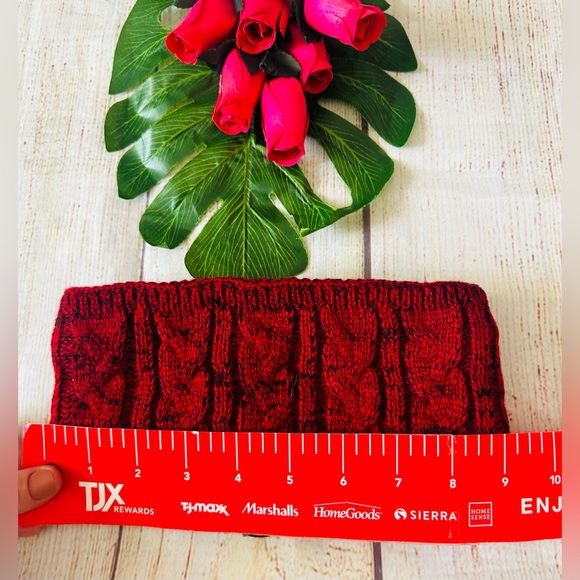 Howards Women’s Red Cable Knit Faux Fur Lined Headband One Size NWT - Picture 7 of 7